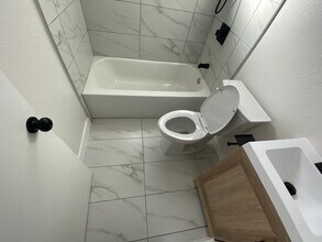 1515 E 20th St, Unit 1 in Long Beach, CA - Foto de edificio - Building Photo