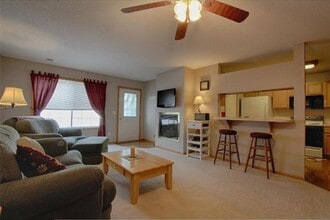 1972 Overland Cir in Eagan, MN - Building Photo - Building Photo