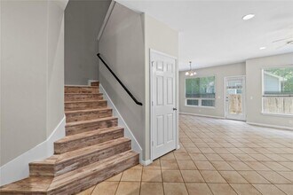 107 Nelray Blvd in Austin, TX - Building Photo - Building Photo