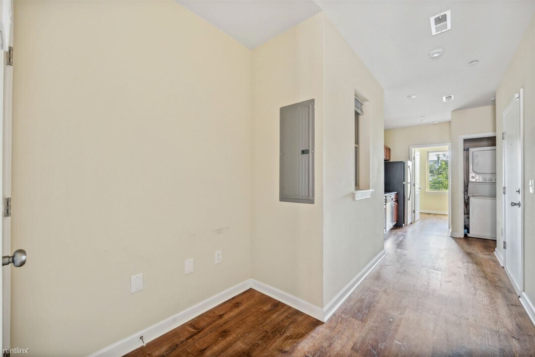 1624 Fontain St Photo