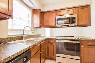 234 Oak Rd in Winter Springs, FL - Foto de edificio - Building Photo