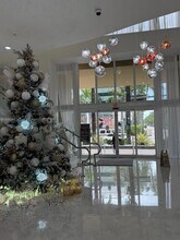 18800 NE 29th Ave, Unit 1008 in Miami, FL - Building Photo - Building Photo