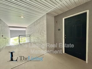 18001 Richmond Pl Dr in Tampa, FL - Foto de edificio - Building Photo