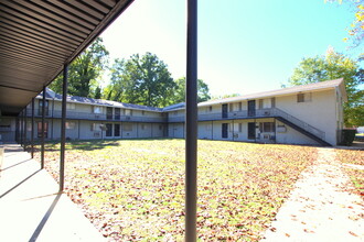 Grahamwood Flats in Memphis, TN - Building Photo - Building Photo