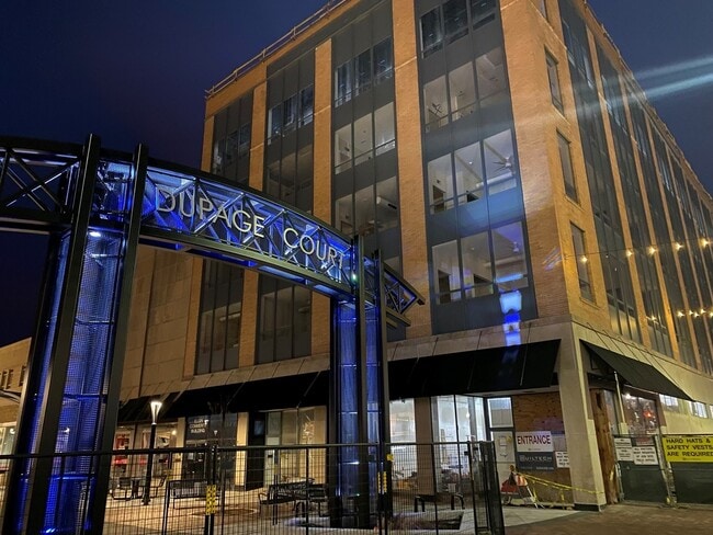 property at 40 Dupage Ct