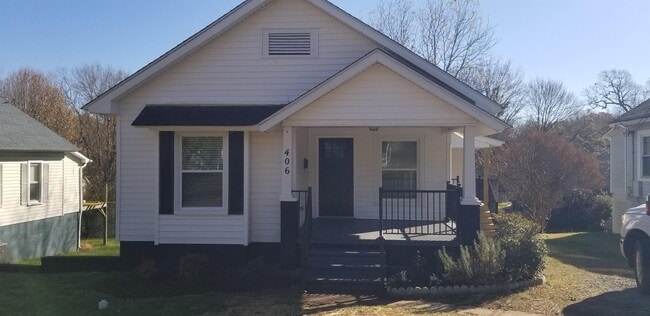property at 406 N 4th St