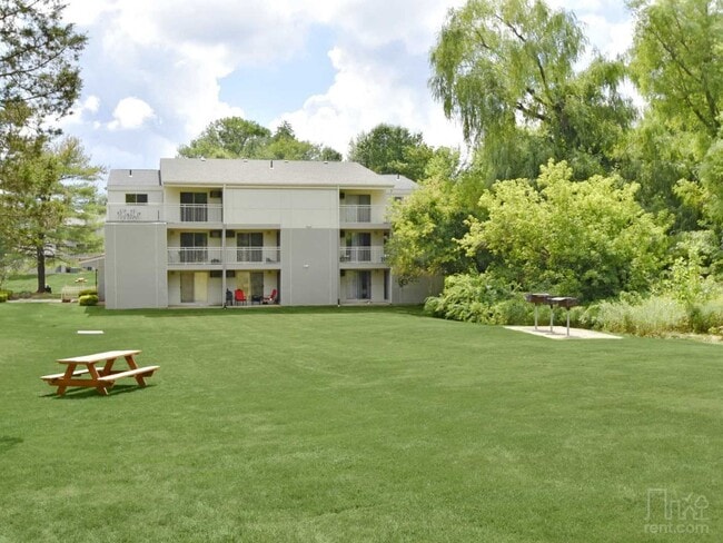Southwind Apartments in Wallingford, CT - Building Photo - Building Photo