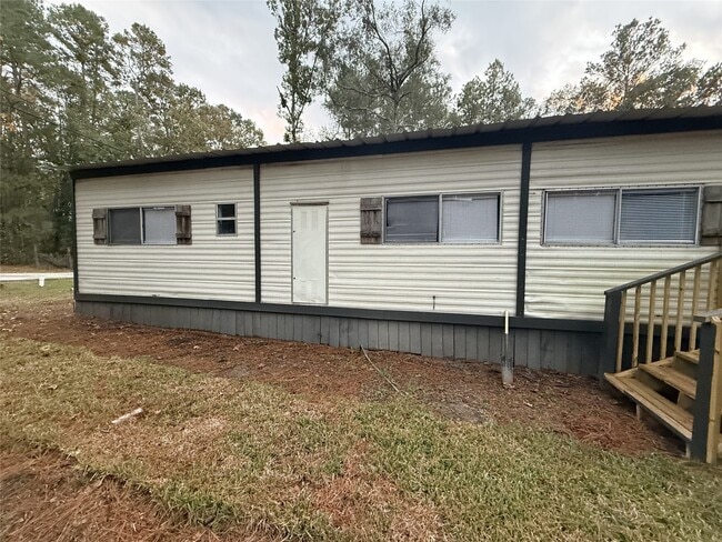 property at 279 White Oak Cir