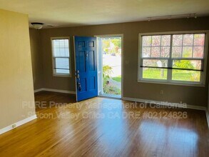 624 Button St in Santa Cruz, CA - Building Photo - Building Photo