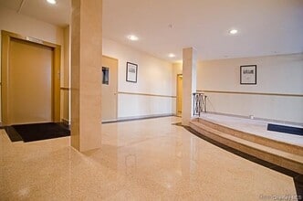 135 3rd Ave in Mineola, NY - Building Photo - Building Photo