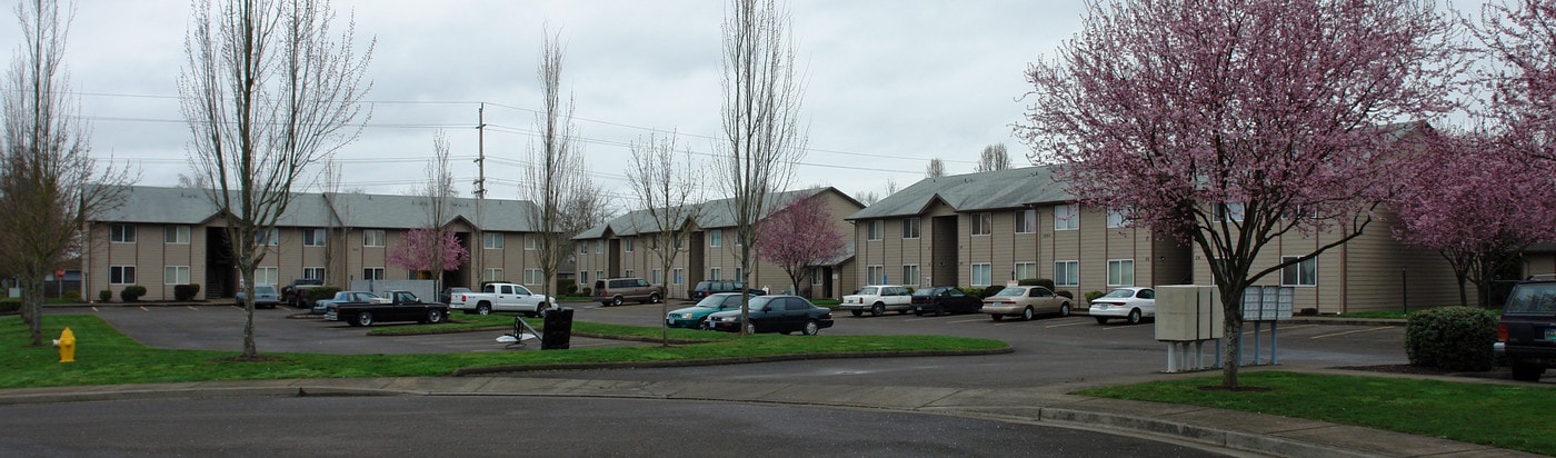 Premier Apartments in Albany, OR - Foto de edificio