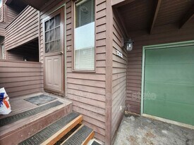 1932 Beaver Pl in Anchorage, AK - Building Photo