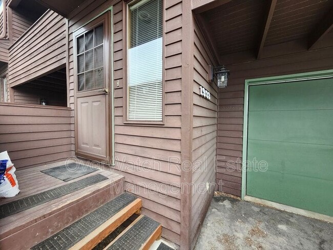 property at 1932 Beaver Pl