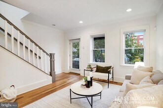 1122 Abbey Pl NE in Washington, DC - Building Photo - Building Photo