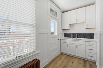 107 1/2 Dean St in Woodstock, IL - Building Photo - Building Photo