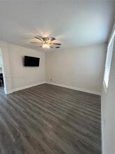 7319 NW 174th Terrace in Miami Gardens, FL - Building Photo - Building Photo