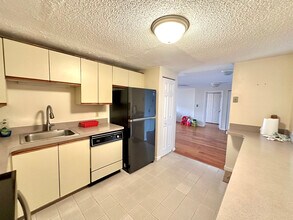 30 Revere Beach Pky, Unit 506 in Medford, MA - Building Photo - Building Photo
