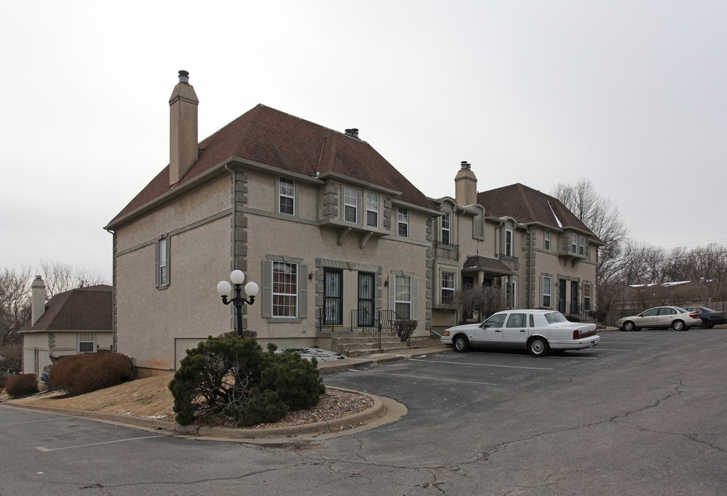 Orleans Court in Overland Park, KS - Foto de edificio