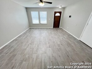 7906 Copper Brk in Converse, TX - Building Photo - Building Photo