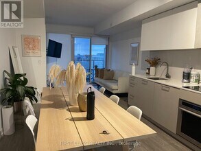 19 Western Battery Rd in Toronto, ON - Building Photo - Building Photo