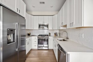 303 Maverick St, Unit #1 in Boston, MA - Building Photo