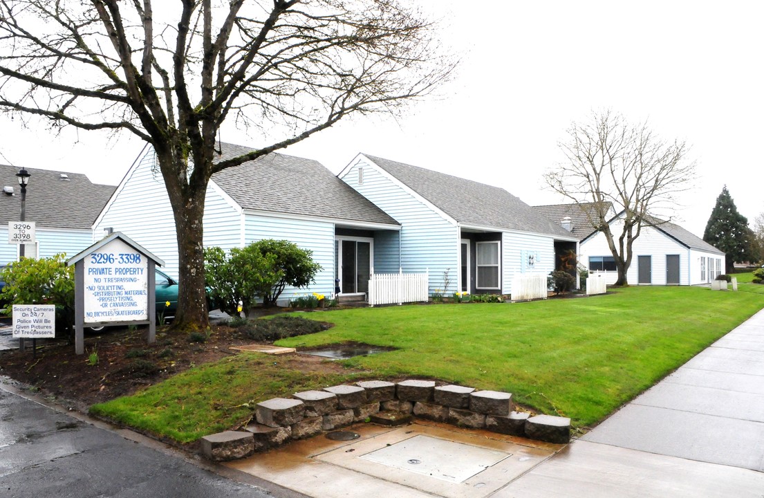 Sorgenfri and Hawthorne Park Apartments in Eugene, OR - Building Photo