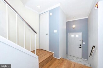 11 Lazy Hollow Way in Gaithersburg, MD - Building Photo - Building Photo