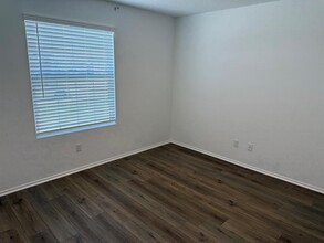 208 Magione St in Hutto, TX - Foto de edificio - Building Photo