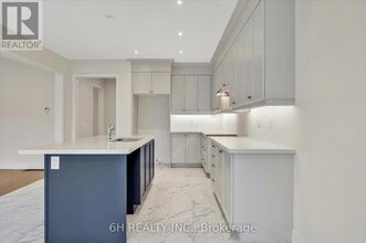 816 Griffin Trl in Peterborough, ON - Building Photo - Building Photo