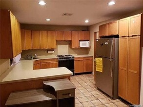 57 Schuyler Dr in Commack, NY - Building Photo - Building Photo