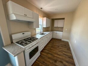 61 Van Den Noort St in Putnam, CT - Building Photo - Building Photo