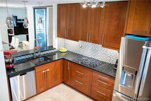 3578 Magellan Cir in Miami, FL - Building Photo