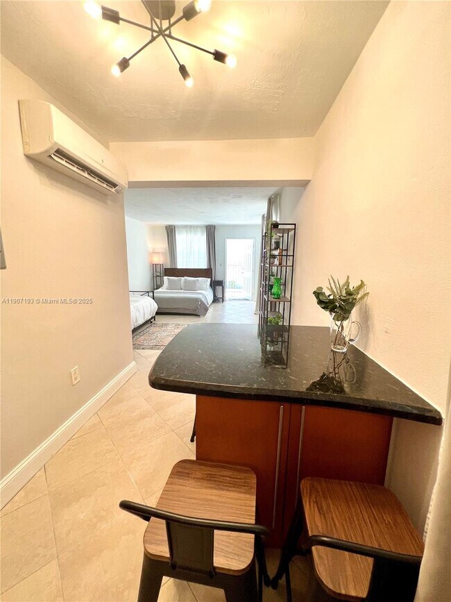 919 Michigan Ave in Miami Beach, FL - Building Photo - Building Photo