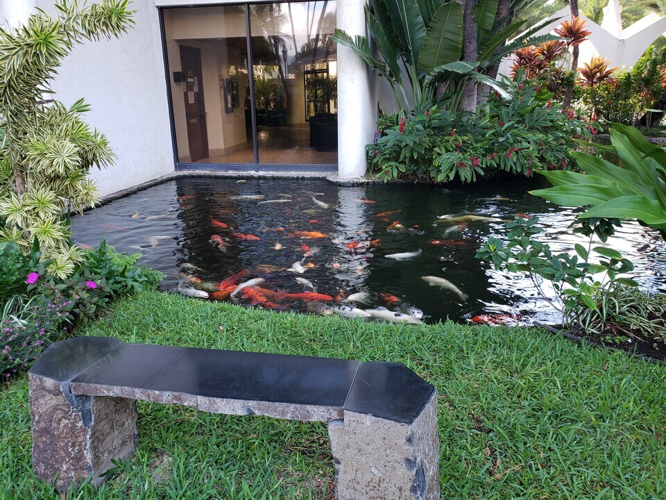 300 Wai Nani Way, Unit KT 1020 in Honolulu, HI - Foto de edificio