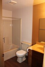 2071 Hilltop Dr in Green Bay, WI - Building Photo - Building Photo