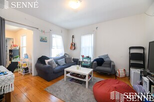 5 Beacon St, Unit 2 in Somerville, MA - Building Photo