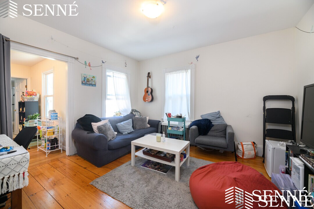 5 Beacon St, Unit 2 in Somerville, MA - Building Photo