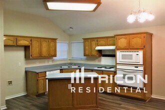 1558 Aberdeen Dr in Lancaster, TX - Building Photo - Building Photo