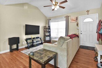 3414 Fox Meadow Way in Clarksville, TN - Building Photo - Building Photo