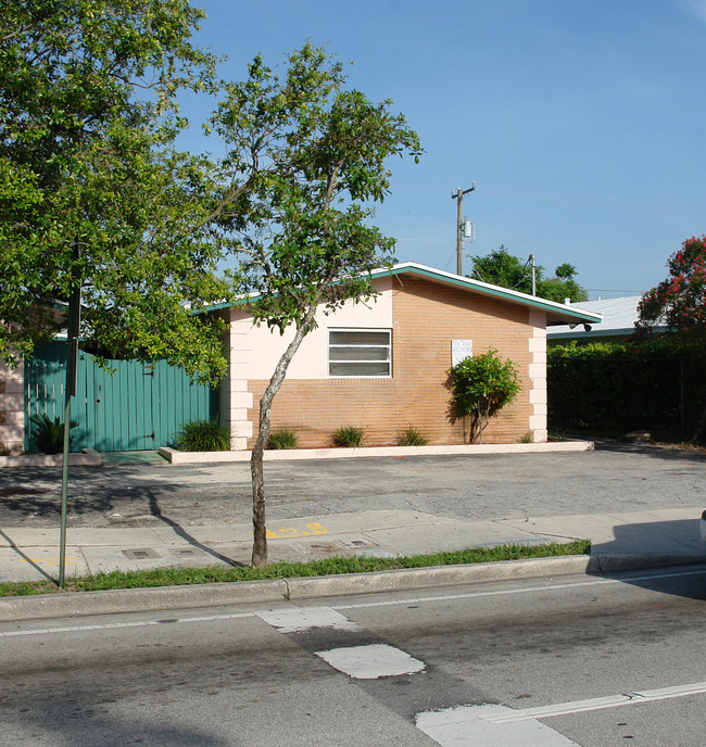 1035 N Andrews Ave in Fort Lauderdale, FL - Building Photo - Building Photo