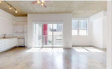 133 NE 2nd Ave, Unit 510 in Miami, FL - Building Photo - Building Photo