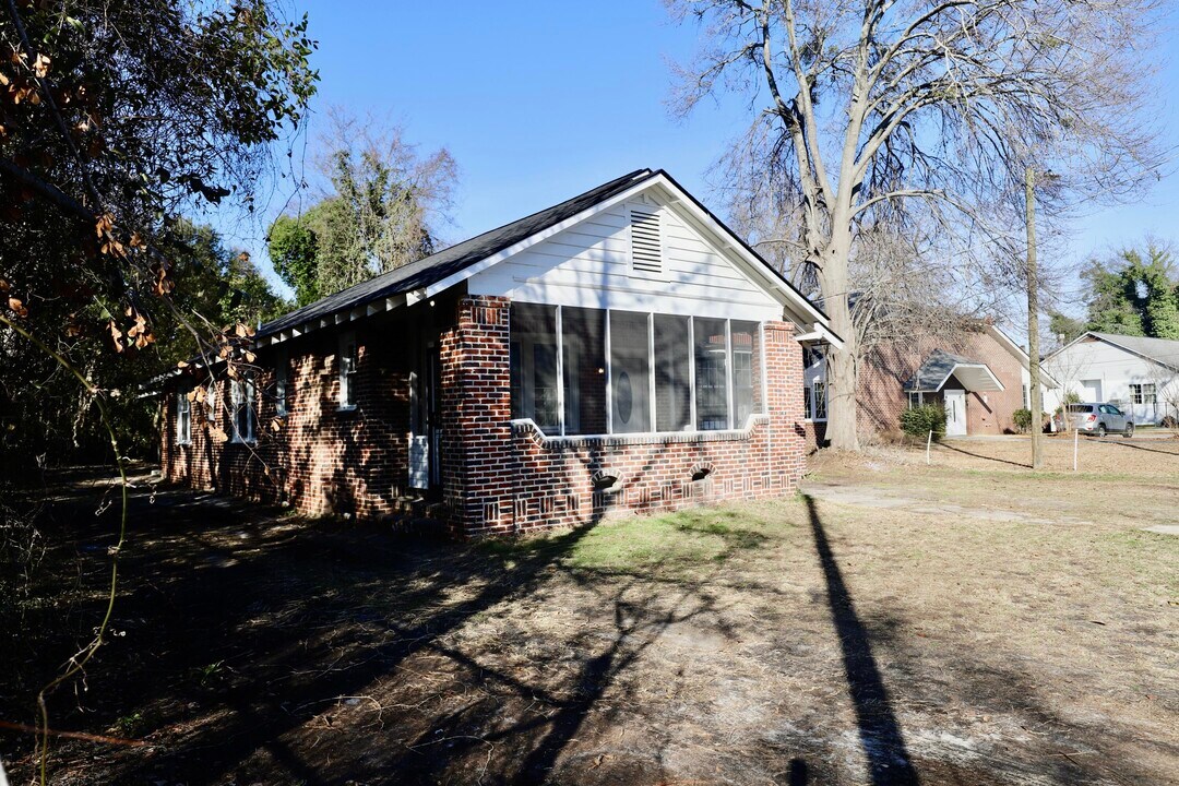 11 Kendrick St in Sumter, SC - Building Photo