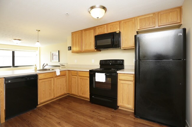 Riverwalk Commons- Student Housing in South Bend, IN - Building Photo - Interior Photo