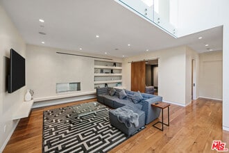 3542 Knobhill Dr in Los Angeles, CA - Building Photo - Building Photo