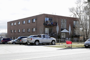 El Oro Apartments