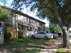 209 Pine St, Unit 4 in Metairie, LA - Building Photo - Building Photo