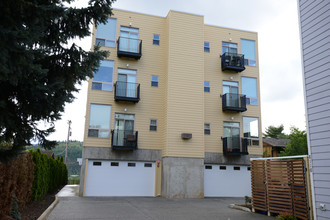 St. John's Flats in Portland, OR - Foto de edificio - Building Photo