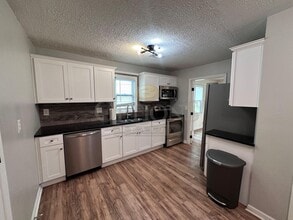 1251 Elizabeth Ave SW in Atlanta, GA - Building Photo - Building Photo