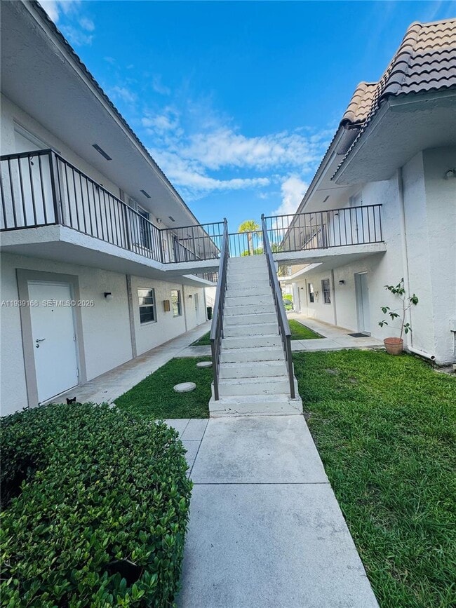 6961 SW 129th Ave in Miami, FL - Building Photo - Building Photo