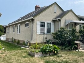 4325 Minnehaha Ave, Unit 4325 in Minneapolis, MN - Building Photo